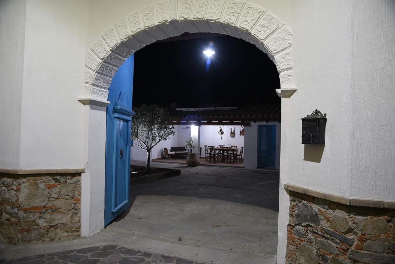 Centu Concas Acomodação com café da manhã Muravera Exterior foto