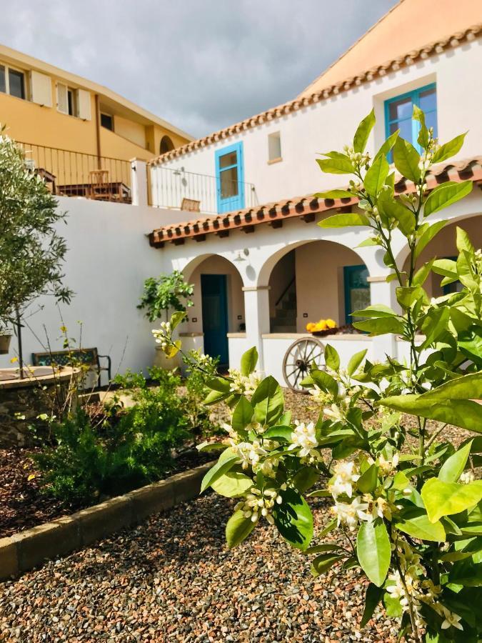 Centu Concas Acomodação com café da manhã Muravera Exterior foto